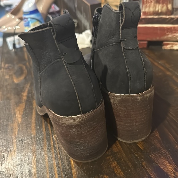 Crown Vintage Square Toe Boots - Picture 3 of 5
